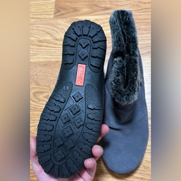 Khombu Charcoal Fur-Lined Winter Boots - Picture 3 of 6